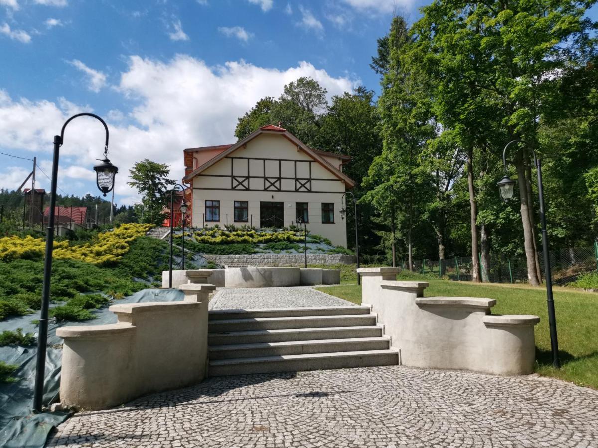 Pensjonat Petite Charlotta Jedlina-Zdroj Kültér fotó
